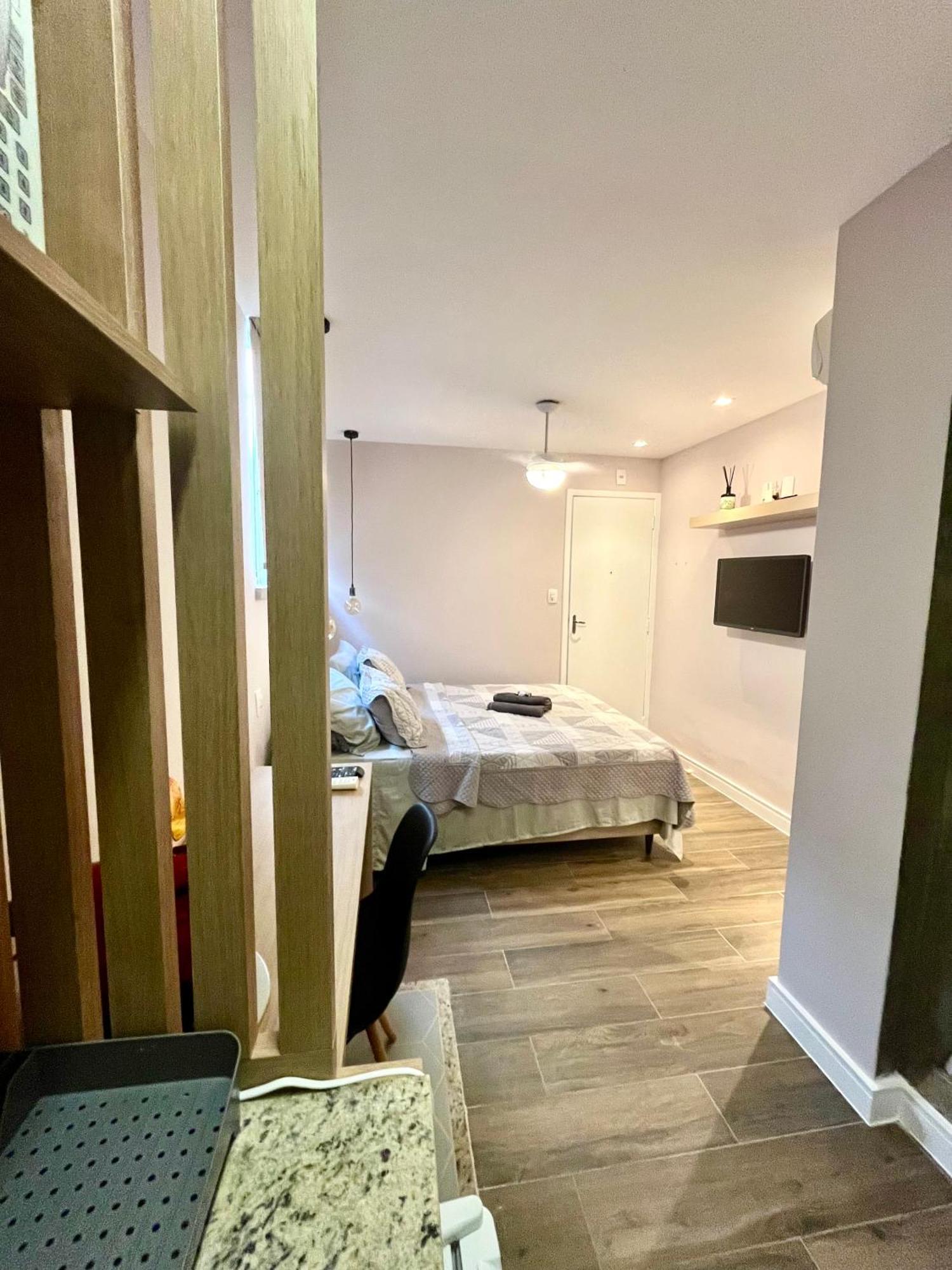 Apartamento/estúdio No Leblon. *